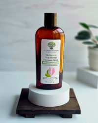 Yoni Herbal Feminine Cleansing Wash: Natural Essence